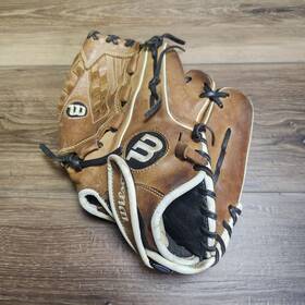 A09rf20d125 Wilson 887768877682 - A950 12.5 Inch Baseball Softball Rht Glove Black Brown White A09rf20d125 Wilson 887768877682 - A950 12.5 Inch Baseball Softball Rht Glove Black Brown White