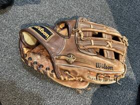 9854 Wilson Force 1 Right Ball Thrower Baseball Glove