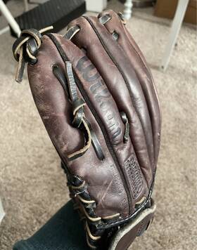 Wilson A0250 11.5 Inch Brown/black Leather Baseball Glove Right Hand Throw Dhs