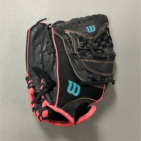 Wilson A0311 11.5 Inch Girls Left-hand Throw Softball Glove Leather Black/pink Usssa