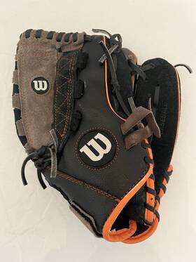 A03rb15b51150 Wilson 11.5 Inch Rht Black/orange Baseball Glove/mitt