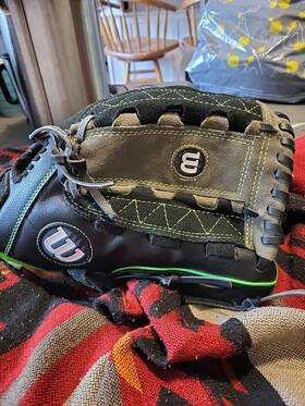 A03rb15b512lg Wilson A03rb15b612lg A350 Leather Baseball Glove 12 Inch Ultra Soft Lining Rht