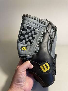 A03rs1514 Wilson A360 Baseball Softball Rht Glove 14 Inch Right Hand Throw A03rs1514 Wilson A360 Baseball Softball Rht Glove 14 Inch Right Hand Throw