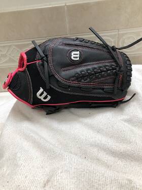 A04fp1612 Wilson A450 Black And Red Girls Tight Fit 12 Inch Softball Glove Right Hand Throw