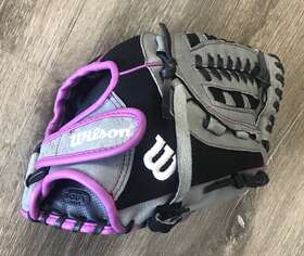 Ao4rf19115 Wilson A04lf19115 Flash 11.5 Inch Fastpitch Softball Glove Right Hand Throw Ez-snap Ao4rf19115 Wilson A04lf19115 Flash 11.5 Inch Fastpitch Softball Glove Right Hand Throw Ez-snap
