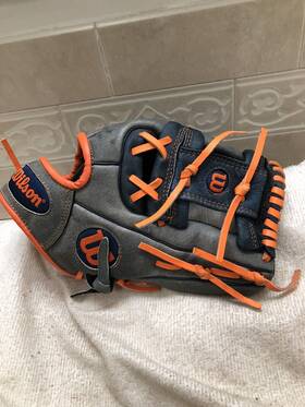 A04rb17-1787 Wilson A450 Boys Gray And Orange 11.5 Inch Game Ready Baseball Glove Right Throw