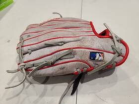 A04rb19-19115 Wilson A450 Boys 11.5 Inch Broken In Baseball Glove Right Hand Throw A04rb19115 A04rb19-19115 Wilson A450 Boys 11.5 Inch Broken In Baseball Glove Right Hand Throw A04rb19115