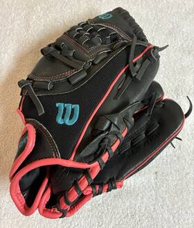 A04rf22115 Wilson 2022 Flash Series 11.5 Inch Rht Fastpitch Softball Glove Euc A04rf22115 Wilson 2022 Flash Series 11.5 Inch Rht Fastpitch Softball Glove Euc