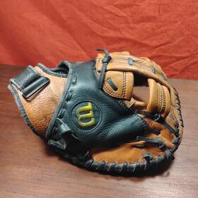 Wilson A0500-afpcm A500 Baseball Glove 32 Inch Rht Right Hand Throw Fast Pitch Afpcm Black/red