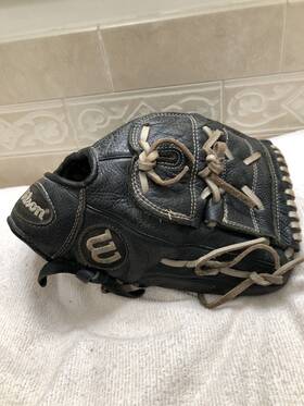 A0500bb120xx Wilson A500 Boys Girls Fully Broken In 12 Inch Baseball Softball Glove Right Throw A0500bb120xx Wilson A500 Boys Girls Fully Broken In 12 Inch Baseball Softball Glove Right Throw