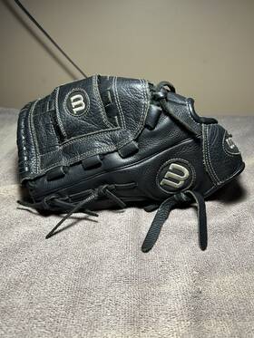A05025b125xx Wilson A500 Baseball Glove Mitt Soft Leather Black 12.5 Inch Left Hand Throw
