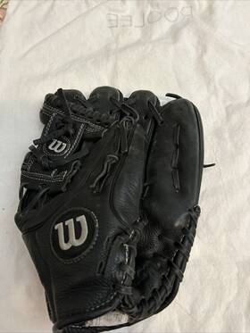 A0502bb115xx Wilson A500 Baseball Glove Mitt Soft Leather Rht 11.5 Inch Black A0502bb115xx Wilson A500 Baseball Glove Mitt Soft Leather Rht 11.5 Inch Black