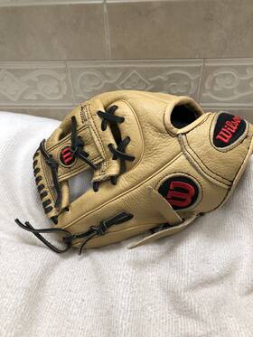 A05lb1611 Wilson A500 Boys/ Girls Fully Broken In 11 Inch Baseball Softball Glove Left Throw