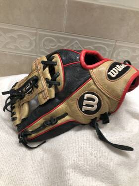 A05lb1811 Wilson A500 Boys / Girls Fully Broken In 11 Inch Baseball Softball Glove Left Throw A05lb1811 Wilson A500 Boys / Girls Fully Broken In 11 Inch Baseball Softball Glove Left Throw