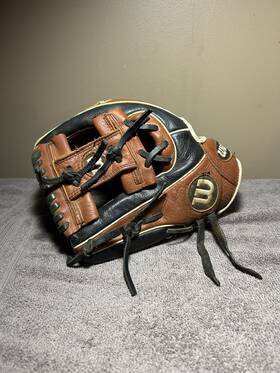 Wilson A05lb19115 Youth A500 11.5 Inch Boys Left Throw Broken In Baseball Glove