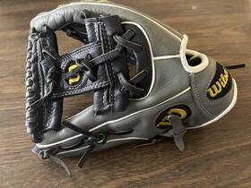 A05lb2111 Wilson A500 11 Inch Left Hand Throw Youth Baseball Mitt Used Soft
