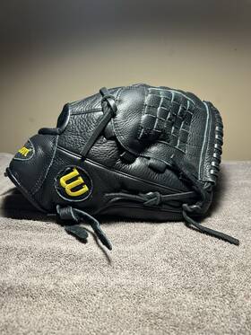 A05r81712 Wilson A500 12 Inch Youth Broken In Baseball Glove Right Throw A05r81712 Wilson A500 12 Inch Youth Broken In Baseball Glove Right Throw
