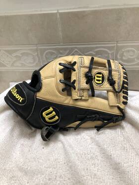 A05rb16115 Wilson A500 Boys Girls 11.5 Inch Fully Broken In Baseball Softball Glove Right Throw A05rb16115 Wilson A500 Boys Girls 11.5 Inch Fully Broken In Baseball Softball Glove Right Throw