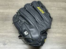 A05rb1712 Wilson A500 Right Hand Throw 12 Inch Baseball Glove Black A05rb1712 Wilson A500 Right Hand Throw 12 Inch Baseball Glove Black