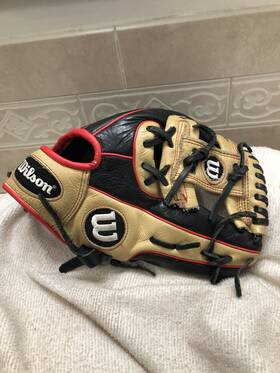 A05rb1811 Wilson A550 Boys 11.5 Inch Fully Broken In Baseball Glove Right Hand Throw A05rb1811 Wilson A550 Boys 11.5 Inch Fully Broken In Baseball Glove Right Hand Throw