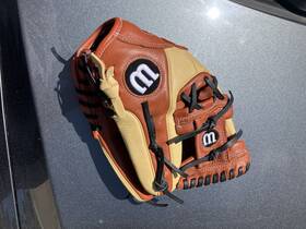 Wta05rb18di11 Wilson A05rb18di11 Baseball Glove 11 Inch A550 Brown Leather Right Hand Throw