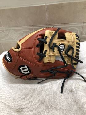 A05rb1911 Wilson A500 Boys Barely Used And Very Clean 11 Inch Baseball Glove Right Hand Throw