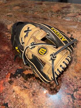 A05rb19115le Wilson A500 Boys Girls 11.5 Inch Fully Broken In Baseball Softball Glove Right Throw
