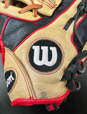 A05rb19di11 Wilson A550 Broken In 11 Inch Baseball Softball Glove Right Handed Boys Girls