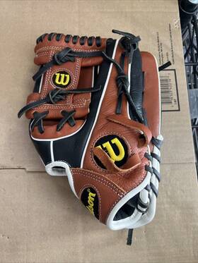 A05rb21115 Wilson Youth A500 11 1/2 Inch Brown Rh Throw Baseball Glove / Mitt A05rb21115 Wilson Youth A500 11 1/2 Inch Brown Rh Throw Baseball Glove / Mitt