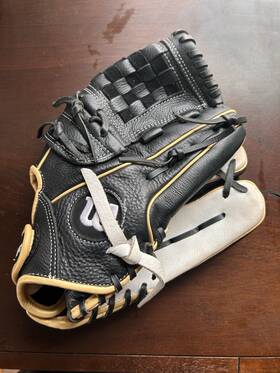 A05rf20012 Wilson A550 12 Inch Leather Baseball Softball Glove Black White 5 Finger A05rf20012 Wilson A550 12 Inch Leather Baseball Softball Glove Black White 5 Finger