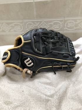 A05rf20d12 Wilson A550 Womens Girl S Fully Broken In 12 Inch Softball Glove Right Throw