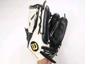 A05rf2212 Wilson Siren A500 Fastpitch Softball Glove 12 Inch Rht Right Hand Throw Black/white