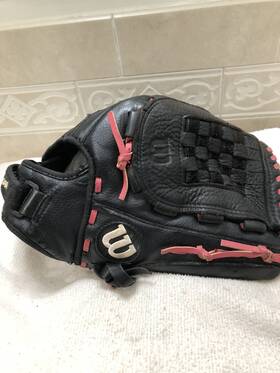 A0600fp Wilson A600 Girl S Fully Broken In Game Ready 13 Inch Softball Glove Right Throw A0600fp Wilson A600 Girl S Fully Broken In Game Ready 13 Inch Softball Glove Right Throw