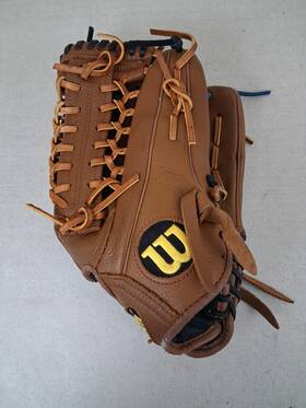 A0777-dk125 Wilson A777 Boys Broken In Game Ready 12.5 Inch Baseball Glove Mitt Right Throw A0777-dk125 Wilson A777 Boys Broken In Game Ready 12.5 Inch Baseball Glove Mitt Right Throw