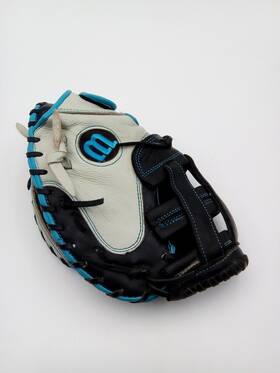 A08rf17fpcm Wilson Aura A800 Women S Girl Fastpitch Glove Rht 34 Inch