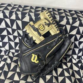 A10001788 Wilson A1000 1788 Baseball Glove 11.25ftft Right Hand Thrower Rht