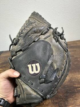 Wilson A1000fpcmss Black A1000 Ecco 33 Inch Catchers Mitt Rht Fpcm Retired