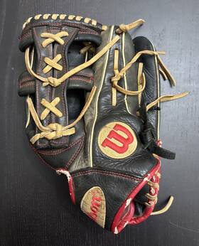 A10rb211912 Wilson A1000 12 Inch Right Handed Throw All Positions Used A10rb211912 Wilson A1000 12 Inch Right Handed Throw All Positions Used