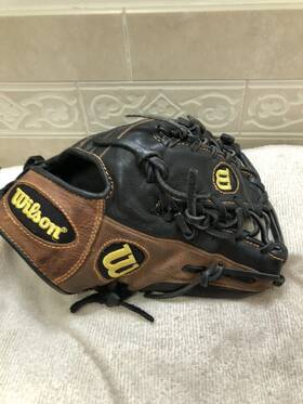 A1500bbotif Wilson A1500 Pro Yak Boys Broken In Butter Soft 11.5 Inch Baseball Glove Right Throw A1500bbotif Wilson A1500 Pro Yak Boys Broken In Butter Soft 11.5 Inch Baseball Glove Right Throw