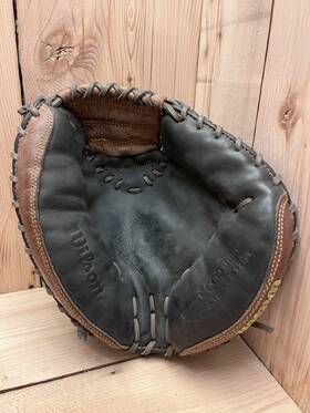 A1500bn1791 Wilson A1500 32.5 Inch Rht Catchers Mitt