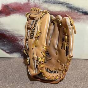 A1530 Wilson Fastpitch 12.5 Inch Ball Glove Rht Dial Fit System Dfs A1530 Wilson Fastpitch 12.5 Inch Ball Glove Rht Dial Fit System Dfs