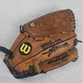 A1844 Wilson Glove Rht 12.5 Inch Ps5 Pro Staff American Select Steerhide Pre Oiled A1844 Wilson Glove Rht 12.5 Inch Ps5 Pro Staff American Select Steerhide Pre Oiled