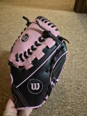 A2000tbgirl Wilson Girls 10 Inch Pink Black Leather Baseball Softball Glove