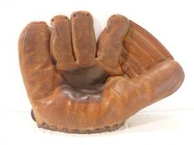 A2137 Wilson Vintage 1950s 9 1/2 Inch Ball Hawk Don Zimmer Lh Throw Baseball Glove A2137 Wilson Vintage 1950s 9 1/2 Inch Ball Hawk Don Zimmer Lh Throw Baseball Glove