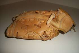 A2164 Wilson Baseball Glove Rht Signature Model Jim Catfish Hunter