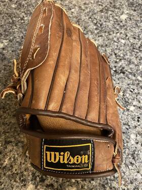 A2172 Wilson Ron Santo Leather Baseball Glove Left Handed Ball Hawk