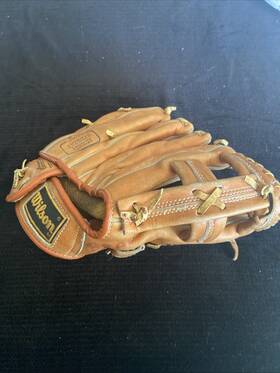 A2381 Wilson Youth Size 9.5 Inch Baseball Glove Ball Hawk Buddy Bell # Rht