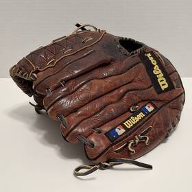 A2382 Wilson Advisory Staff Series As10 Glove Left Hand Throw 11 Inch Crown Web Mitt