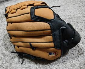 Wilson A24087 A500 11.5 Inch Leather Infield Baseball Glove Left Hand Throw Brown/black