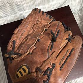 Wilson A2453 12.5 Inch Top Grain Leather Baseball Glove Left Hand Throw Brown